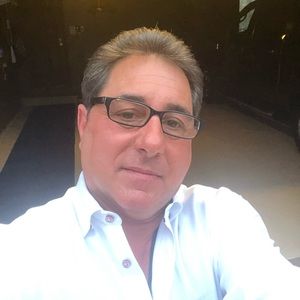 Meet your Posher, Dominic